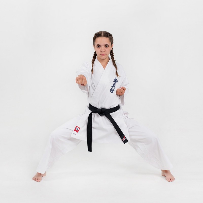 Training Kyokushin-Kan Karate Gi